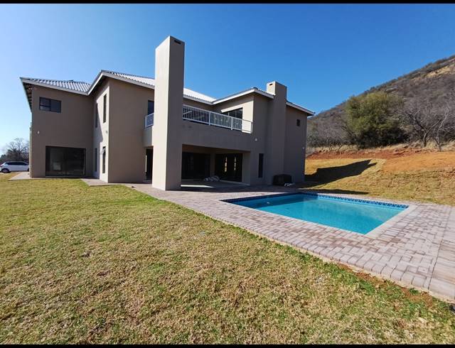 5 BEDROOM HOUSE TO LET IN BRAKFONTEIN AH